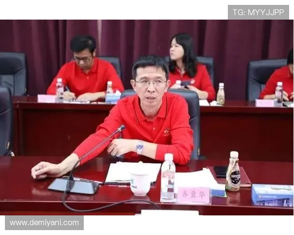 南京与武汉足球队赛后复盘团队协作分析与表现评估